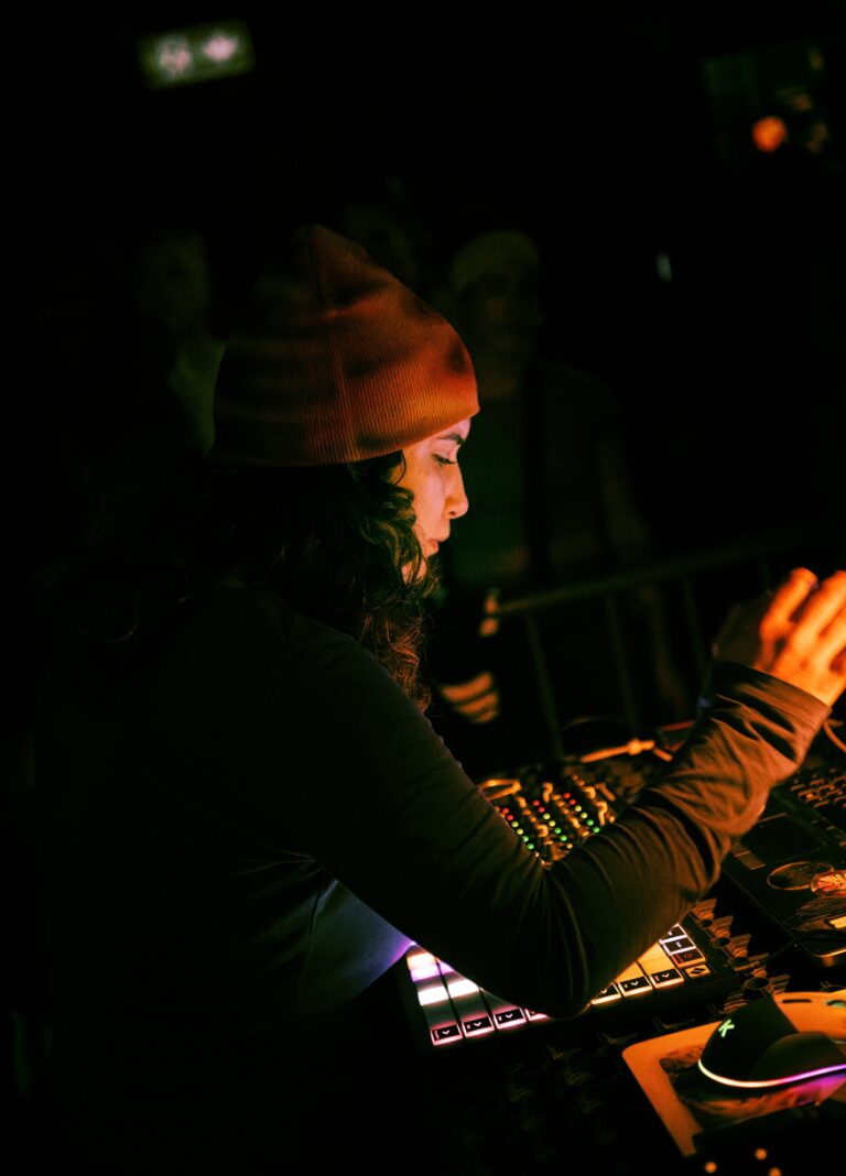 Cheatkode takeover : Deviation Abyssale (FR – live) + Alice Anyway (CH) + Narvalitox (CH) + $TAKI$ - Rocking Chair Vevey