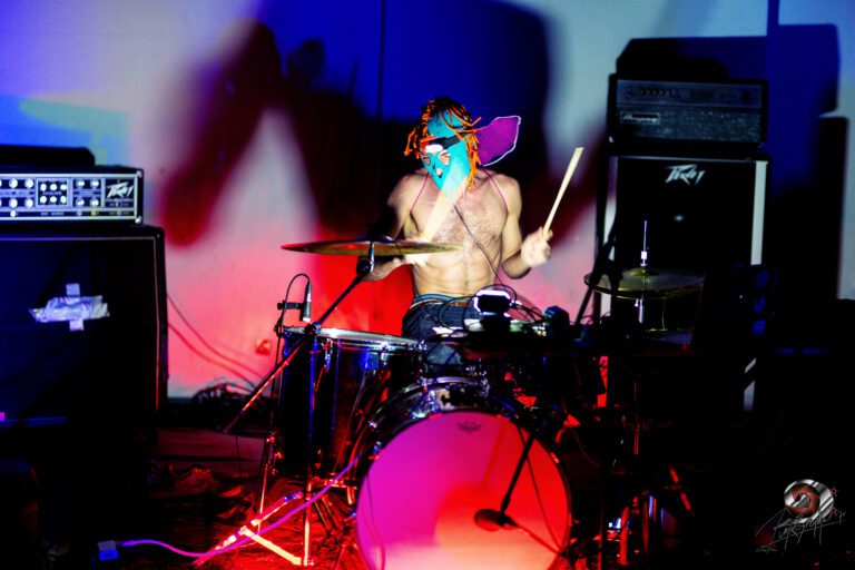Deli Girls (US) + Tonto (IT/ES) + Calomnie (CH) - Rocking Chair Vevey